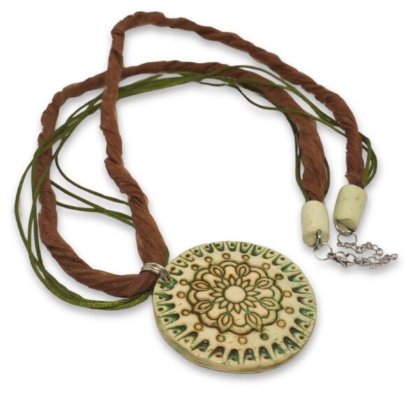 Colar Mandala Off White, Verde e Marrom