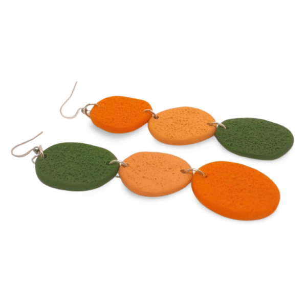 Brinco Orgânico Laranja, Verde e Nude com Anzol em Aço Inoxidável
